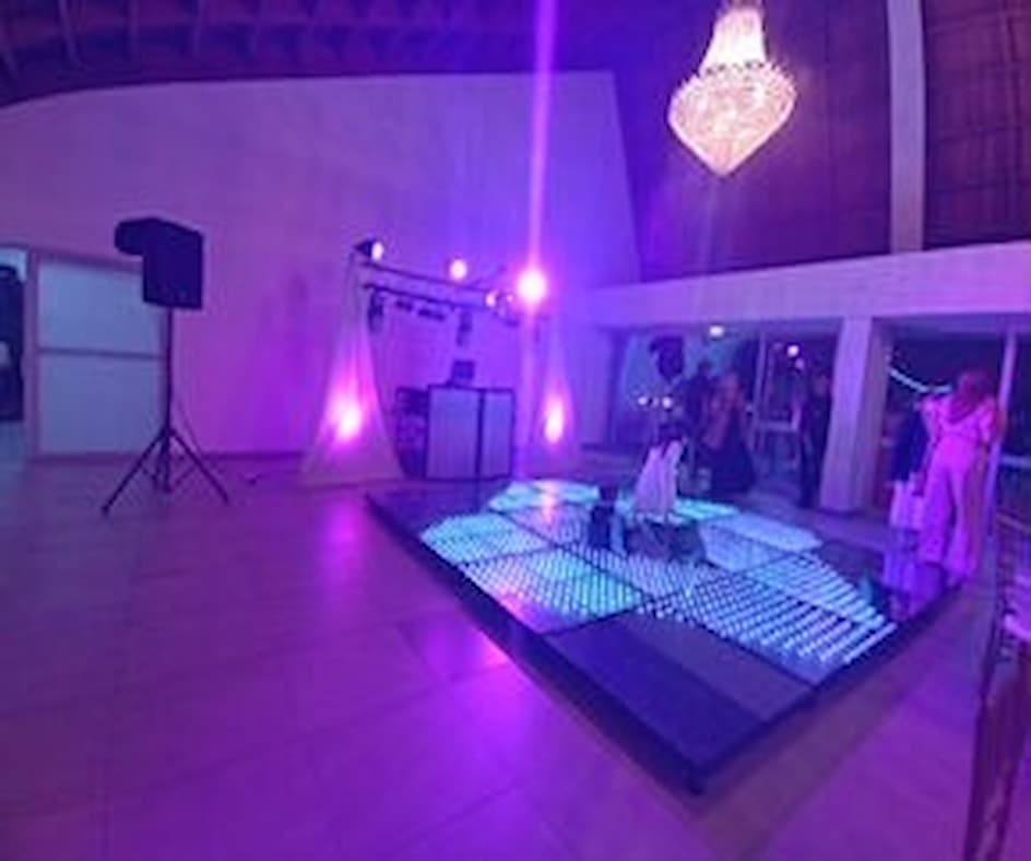 Dj y pista leds para eventos