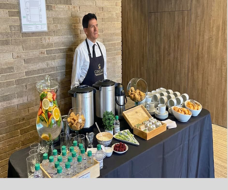 Estación de café gourmet y barra de bebidas calientes para eventos en Bogotá